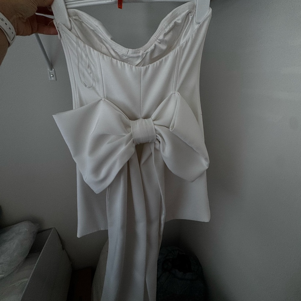 Elegant White Dress with Bow Detail